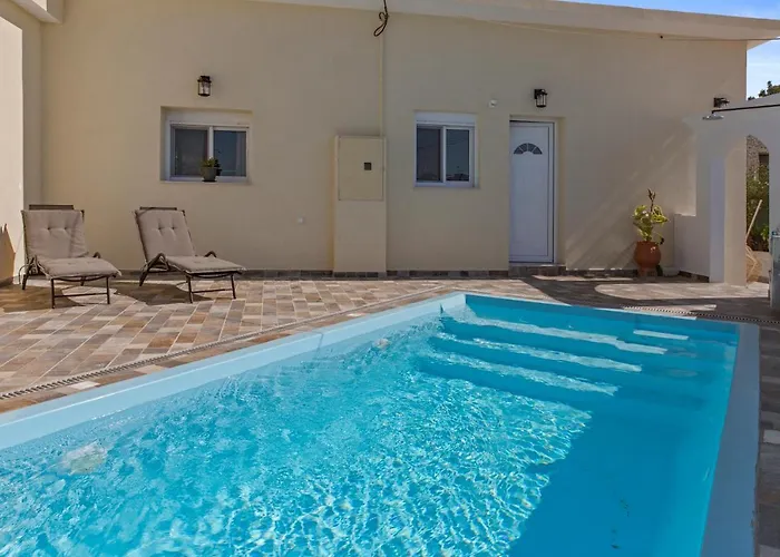 Feriehus Alonia Traditional House In Malona *