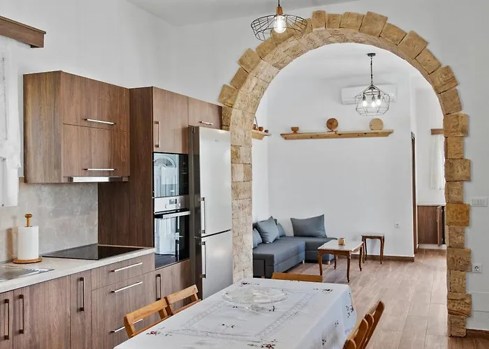 Feriehus Alonia Traditional House In Malona